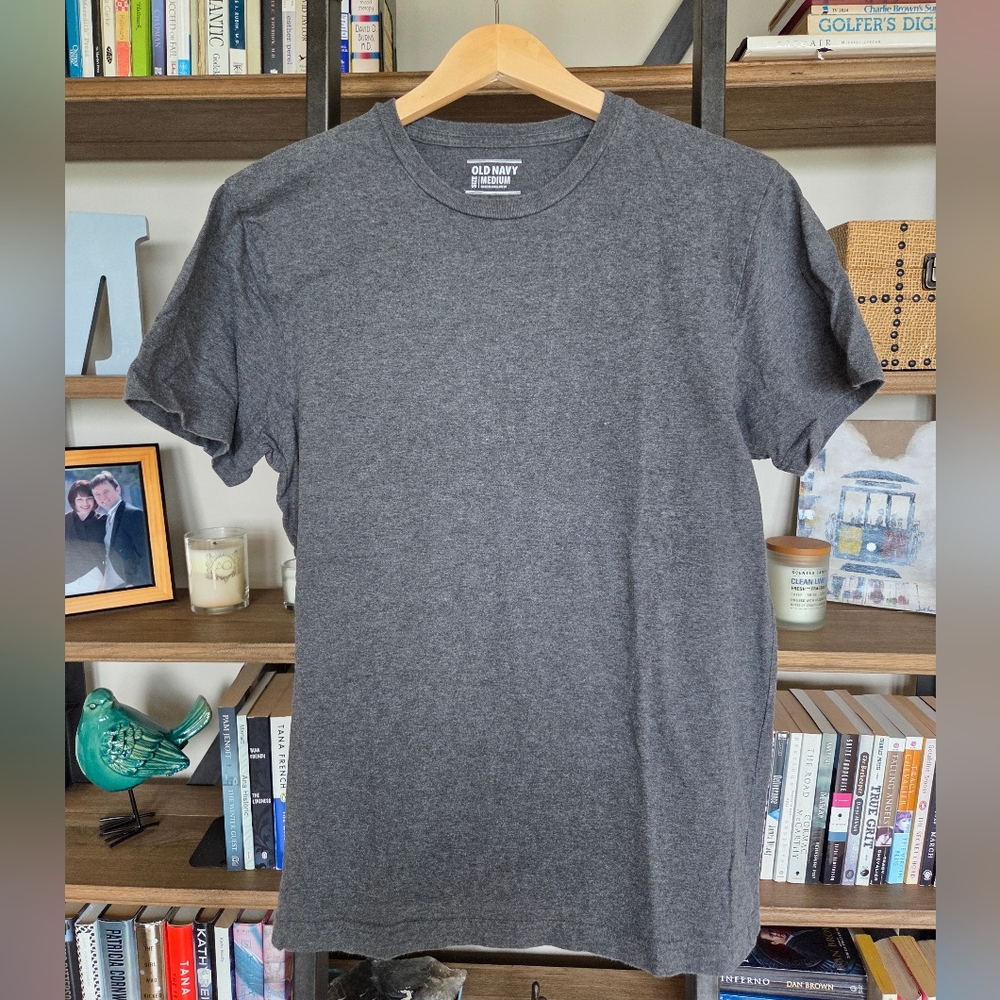 Old Navy Gray Short Sleeve Tee, Size Medium